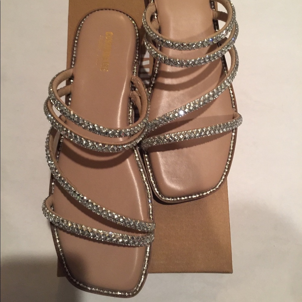CUSHIONAIRE Varda studded strappy sandal Silver Memory Foam size 10M New boxed